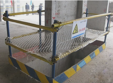 二級(jí)建造師考試建筑工程施工安全管理：洞口、臨邊防護(hù)