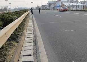 二級建造師考試知識點:路基排水設施施工